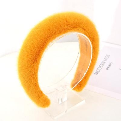 China Fashion IFOND Autumn And Winter Fashion Plush Headbands For Ladies Hair Accessories Go Out To Take Pictures Faux Fur Headbands for sale