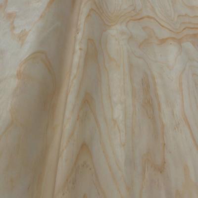 China Sliced Cut Natural Wood Veneer Radiata Pine Type 4'*8' / 4'*6' High Durability for sale