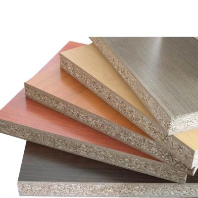 China 18mm Thickness Melamine Faced Chipboard With Polished Surface FSC Standard for sale