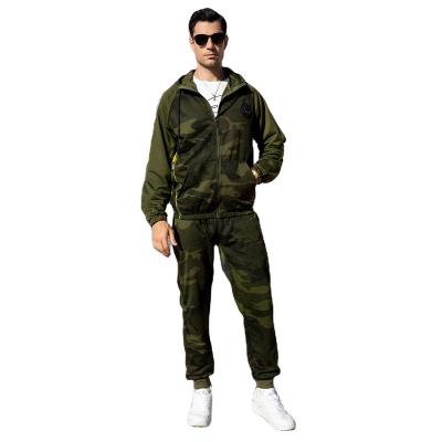 China Anti-wrinkle Autumn Winter men s sweatsuit 2022 sets fashion loose mens sets polyester camouflage mens tracksuit sets for sale