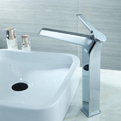 China Hot Selling Faucets Single Hole Metered Brass Desk Mounted Bathroom Water Faucet Kitchen Chrome Basin Mixer Tap for sale