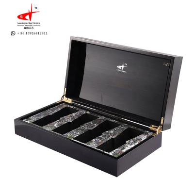 China Handmade Piano Lacquer Perfume Oil Bottle Gift Package Black Luxury Wooden Perfume Box for sale