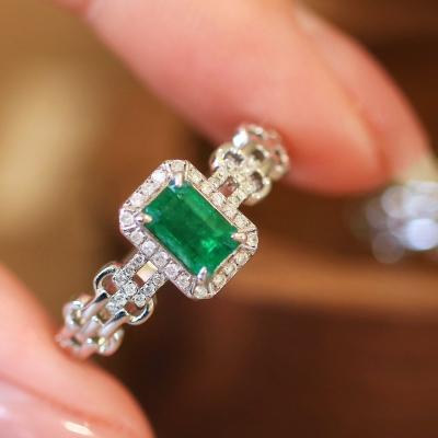 China CLASSIC Xinfly Fashion 18k Pure Gold 0.33ct Vivid Green Emerald 0.14ct Diamond Rings Customize Gemstone Fine Jewelry for sale