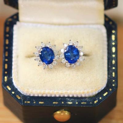 China TRENDY Xinfly 18k Solid Gold Girl Flower Shape 0.25ct Diamond GRC 1ct Sri Lanka Natural Sapphire Luxury Trendy Stud Earrings for sale