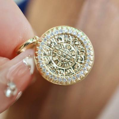 China CLASSIC Xinfly Fine Jewelry Chinese Lucky Bagua Card Universal Buckle 18k Gold Natural Diamond Pendant for sale