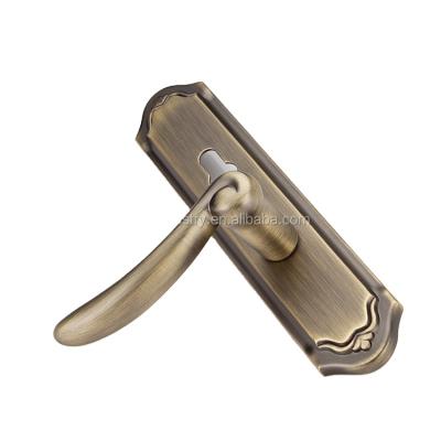 China Household Antique Copper Doors Door Handle Wood Zinc Alloy Lock Door Handle Retro Solid Wood Door Handle for sale