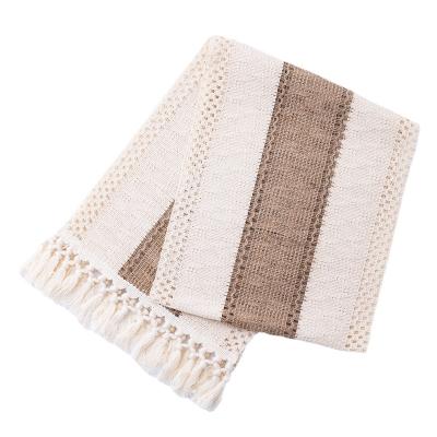 China Custom Made High Quality Decor Splicing Bridal Macrame Table Runner Bilink Cotton LinenTable Runner Splicing Wedding Macrame Table Runner for sale