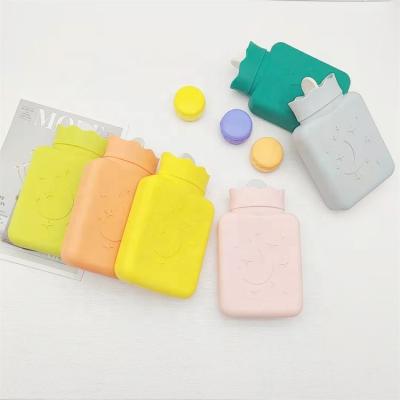 China Compression Molding Hot Chinese Hot Water Bottle, Silicone Rubber Hot Water Bags With Covers for sale