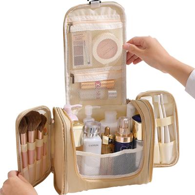 China Custom Large Capacity Promotional Makeup Organizer Case Eco Friendly Travel Waterproof Women's Cosmetic Bag With Handle for sale