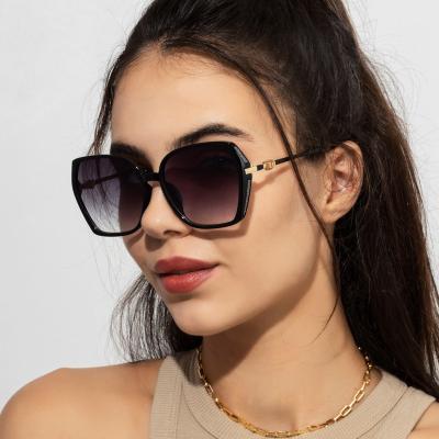 China Fashion sunglasses 2023 new fashion sunglasses with diamond wholesale for women in Europe and America for sale