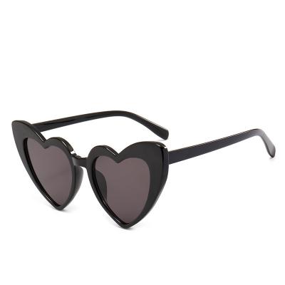 China Carina Lau The Love Sunglasses Fashion Sunglasses New The Same Type Sunglasses For Women Gradual Color Heart-shaped Lenses for sale