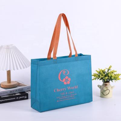 China Handled a large number in stock non woven tote bag non woven shopping bag can be logo custom for sale