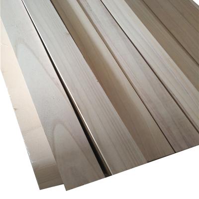 China Factory manufacturer sanded paulownia sawn timber in container for sale