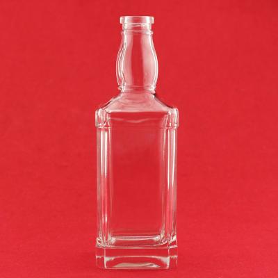 China International Standard 500ml 750ml Square Whiskey Bottle Glass Whiskey Bottle With Cork Cap for sale