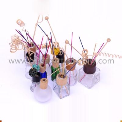 China Clear Glass Reed Diffuser Bottles With Stoppers or Cork for sale