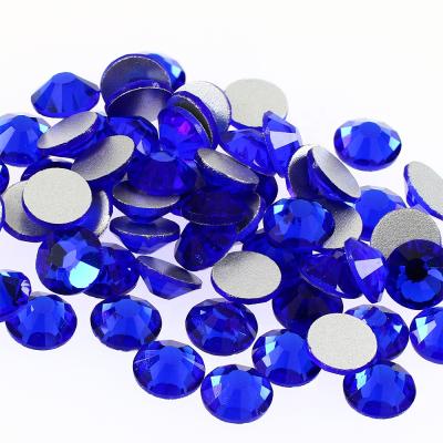 China Flatback Sapphire Color Non Hotfix Crystal Rhinestones For Wedding Dresses for sale