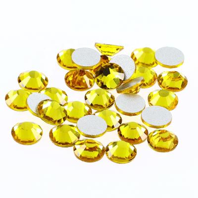 China Hotfix Non Crystal Rhinestone Topaz Color Flatback Flatback For Clothing for sale