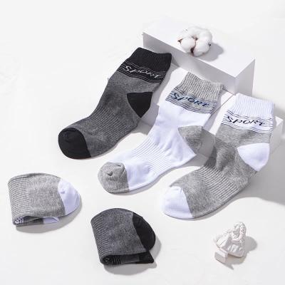 China Cotton Breathable Comfortable Wholesale Letter Socks Professional Sports Running Sock Custom Design Crew Socks Men for sale