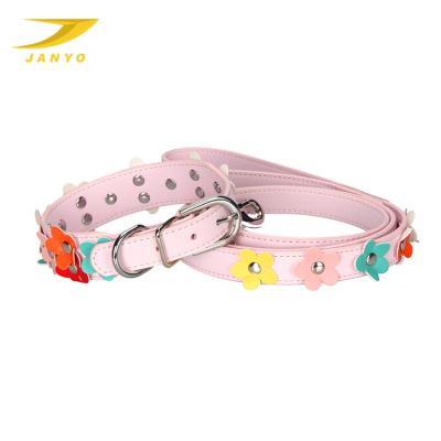 China Personalized Custom Leather Dog Leash and Collar with Small Flower Decoration for sale