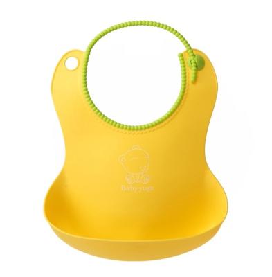 China Custom High Quality Pouch Antibacterial Waterproof Feeding Bibs For Baby for sale