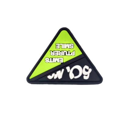 中国 Cheap Custom 3D Logo Name Garment Soft Rubber Embossed Rubber PVC Label Patches 販売のため