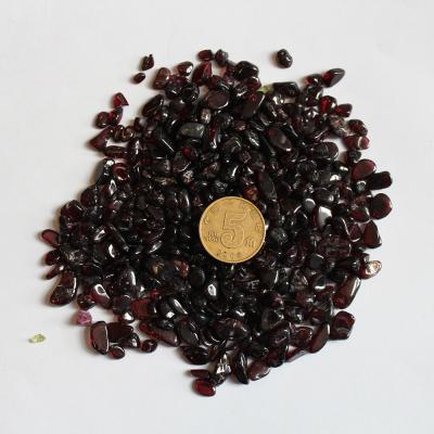 China China Natural Crystal Gravel Tumbled Quartz Macadam Garnet Stone Crystal Crushed Stone Decoration for sale