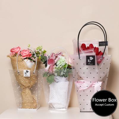 China Handmade Custom Luxury Rose Waterproof Clear Plastic PP Wedding Gift Bag Transparent Flower Vase With PVC Handle For Flower Box Packing for sale