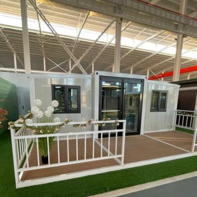 China Waterproof Luxury Prefab High End Container Homes For Family Living for sale