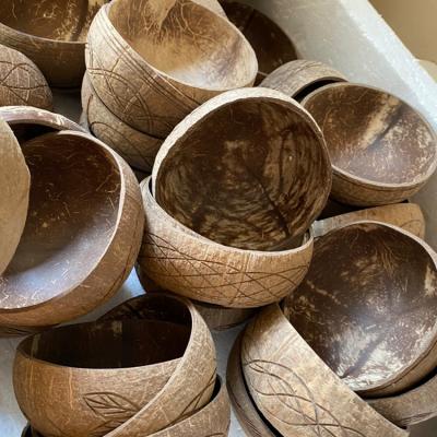 China Eco-friendly 100% Sustainable Handwork Natural Coconut Shells Roll Logo Lacquer for sale