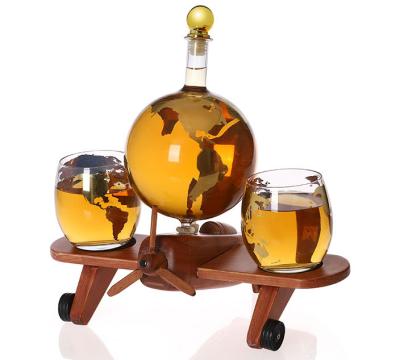 China Good Home Gift Antique 21inch High Quality CREATIVE Bar Decor 2 Plane Wooden Decanter Whiskey Glasses for sale