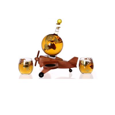 China Factory supply 21inch home bar decor CREATIVE good gift antique 2 plane wooden decanter whiskey glasses for sale