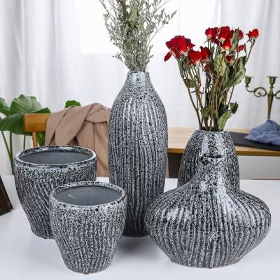 China Vintage Flower Vase Modern Ceramic Vase For Living Room Office Desktop Gift Decoration Vase for sale