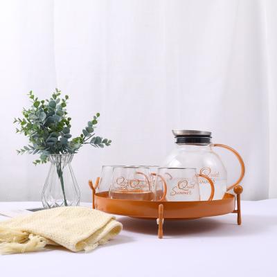 China Modern 6PCS 1.5L Jug Glass Viable Orange Water Jug Set Borosilicate Glass Pitcher Drinking Water Jug Set With Steel Lid for sale