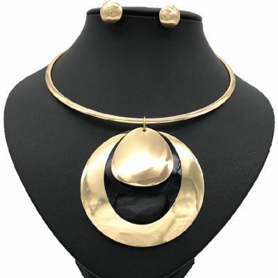 China Multilayer Ethnic Fashion Exaggerated Shiny Metal Collar Necklace African Style Collar Choker Jewelry Sets For Women for sale