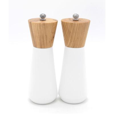 China Sustainable Classic Wooden Refillable Manual Salt and Pepper Mill Salt and Pepper Mill Set for sale