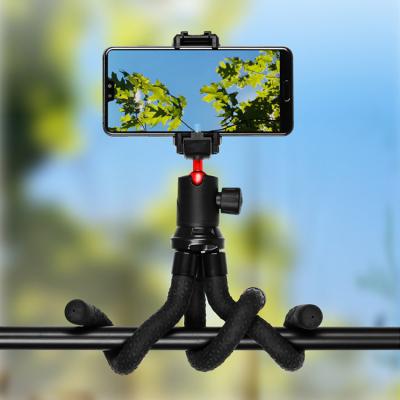 Cina Portable Smartphone Camera Tripod Stand Flexible Octopus Mini Phone Taking Photoes Usage in vendita