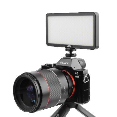 中国 AFI LR-21 Photography on camera fill light pocket size small video LED lights Bi-Color 3000K-6500K Brightness for photography 販売のため