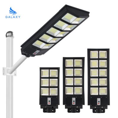 China Modern 50W 100W 150W 200W 300W High Brightness All In One Solar Street Light Led Outdoor Solar Street Light Garden Landscape Light for sale