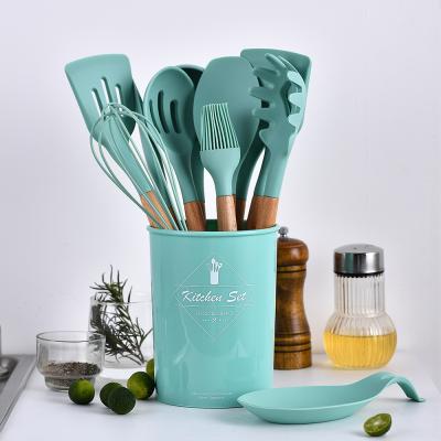 China Viable Customize Green Logo 12 Pcs Travel Bamboo Professional Heat Baking Set Silicon Cookware Manufacturer for sale