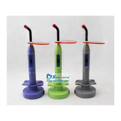 China Dental Clinic LED Rechargeable Dental Treatment Light for sale