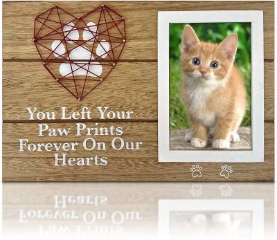 China Home Decor 4x6 Dog Picture Frame with Paw Prints and Woven Heart Design for sale