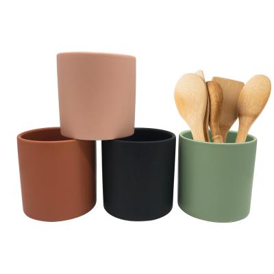 China New Europe Style Custom Handmade Colorful Matte Ceramic Kitchen Utensil Holder for sale