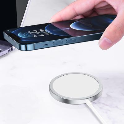 China Portable mag wireless charger safe wirless radio for iphone 12 for sale