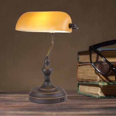 China Modern Luxury Nordic Side Bed Glass Metal Touch Switch Rheostat Galtlap Shades USB Decorative Dimmable Portstudy Table Lamp for sale