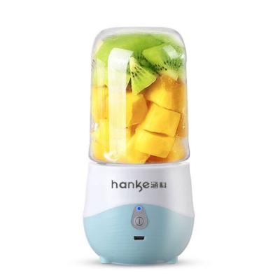 China Portable Automatic RV Mini Electric Usb Rechargeable Fruit Blender Cup Juicer Blenders for sale