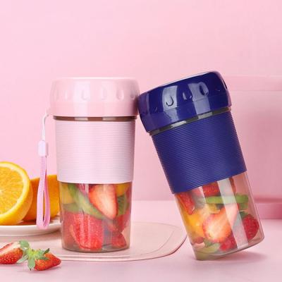 China New Arrivals 300ML Electric Blender Cup Practical Multifunctional Portable Smoothie Shakes Fruit Vegetable Juicer Blender for sale