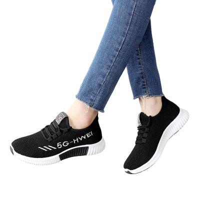 China 2021 New Lightweight Women Fashion Casual Breathable Sports Shoes Soft Bottom Mesh Comfortable Running Shoes For Women for sale