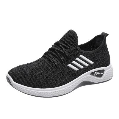 China 2021 new light weight fashion popular sports non-slip women's shoes breathable soft bottom shoes for sale