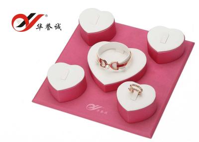 China Material rosado del cuero de la PU de los apoyos de la exhibición de la joyería para la muestra libre de la exhibición de la joyería en venta