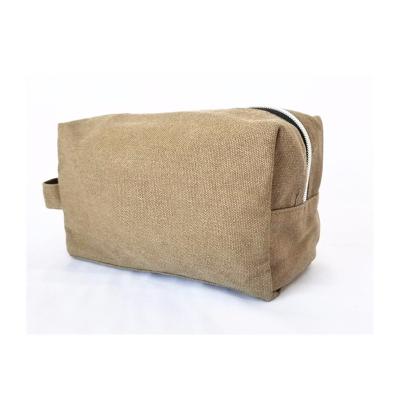 China Spacious Men Travel Vacation Wash Bag High Quality Camel Canvas Toiletry Bag With Zipper for sale